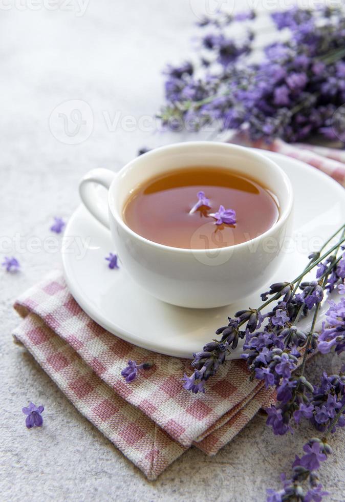 tazza di tè alla lavanda foto