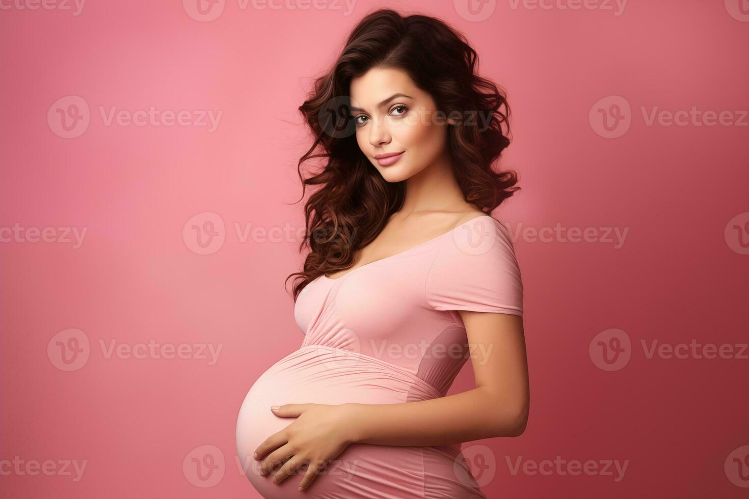 ai generato ritratto di bellissimo giovane incinta donna toccante pancia in piedi su colore sfondo foto
