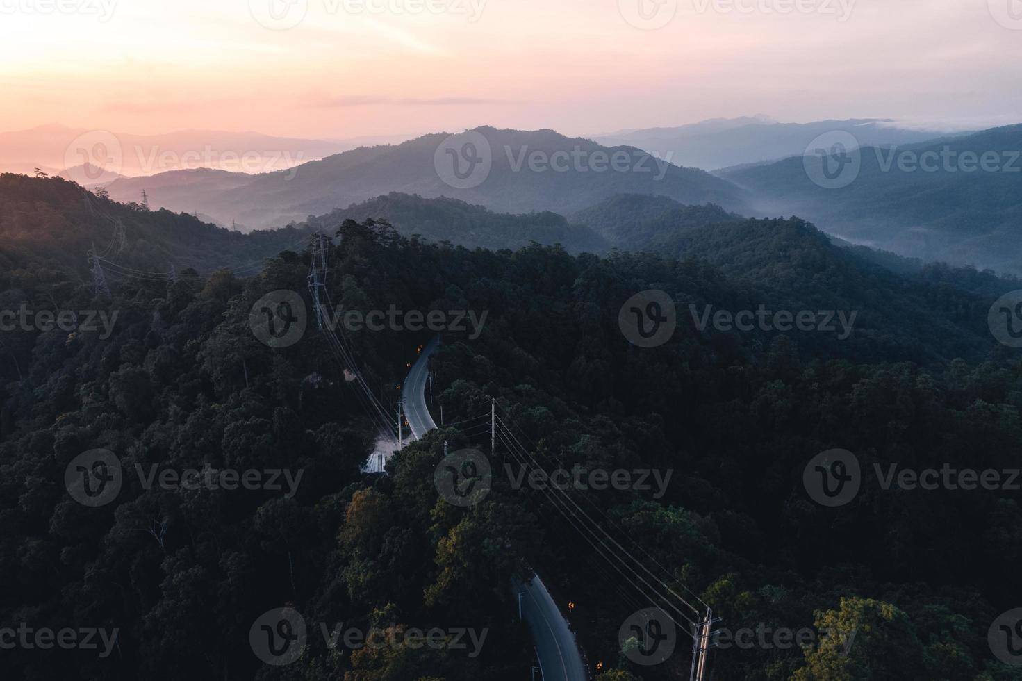 montagne e alba al mattino foto