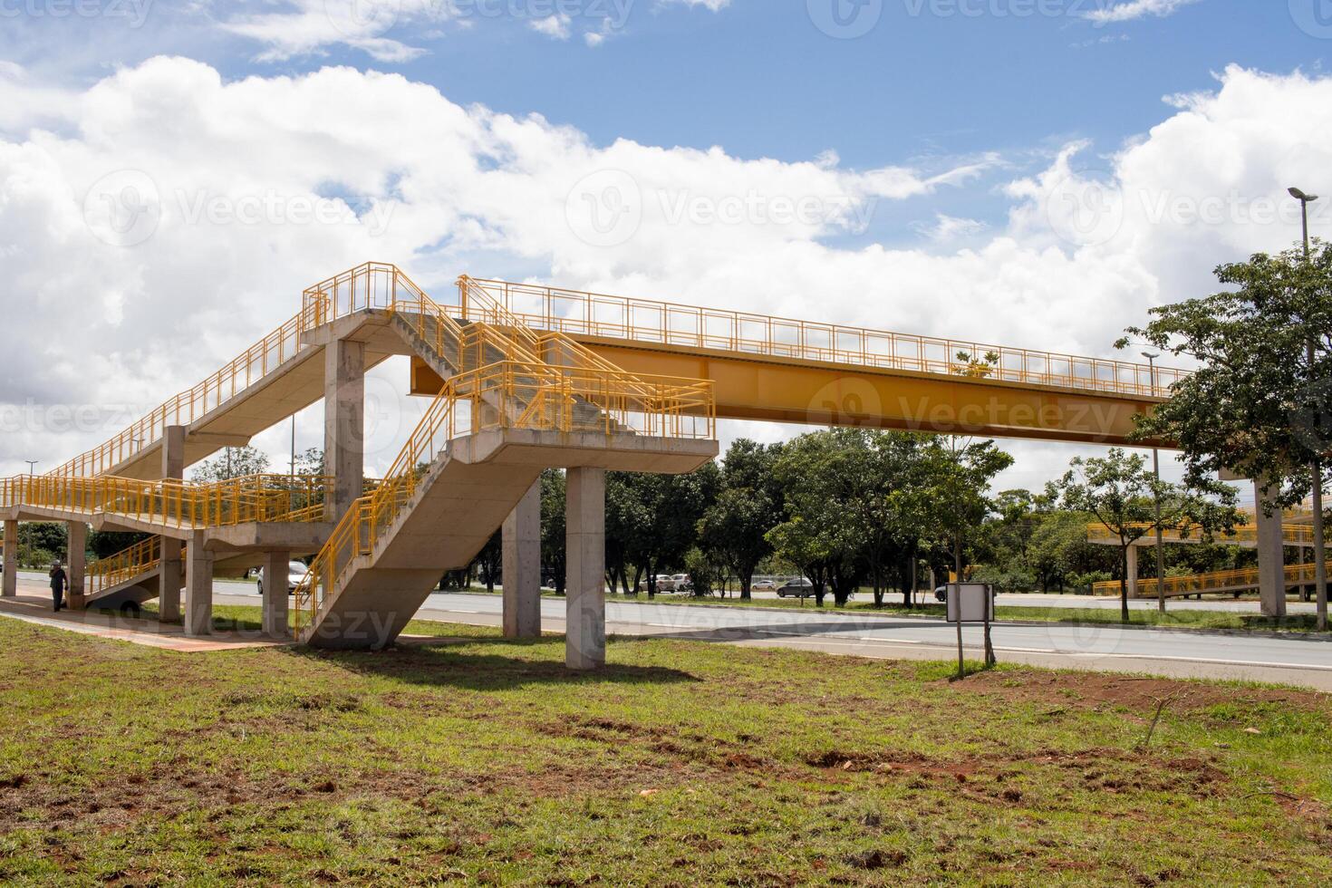 di recente costruito elevato pedone passerella nel Nord Ovest brasilia foto