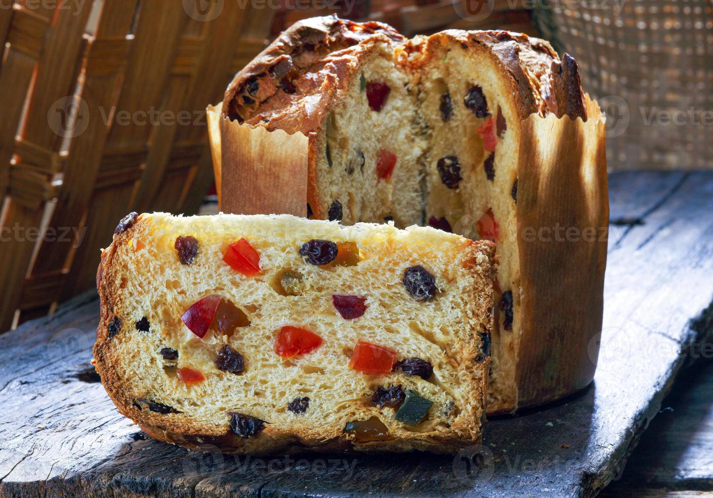 panettone alla frutta dolce natalizio italiano foto