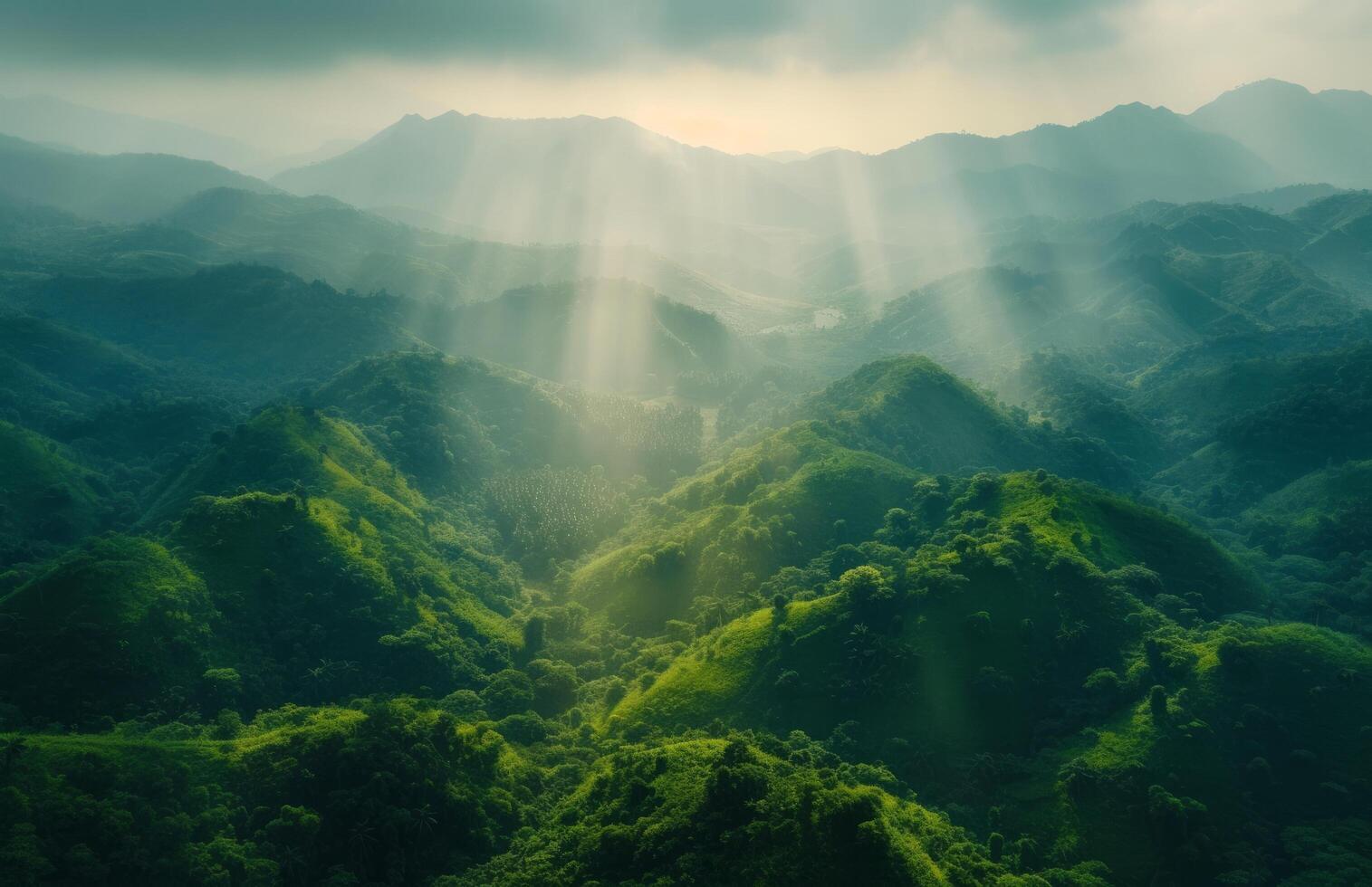 ai generato verde montagne e raggi di sole nel illuminata dal sole giorno montagna foto