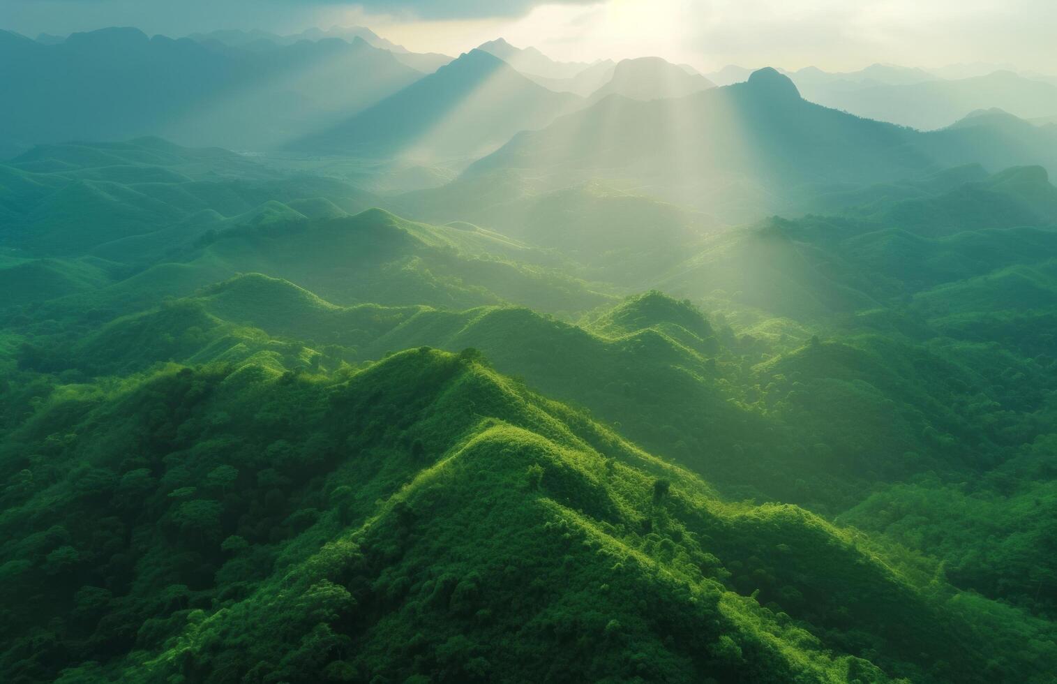 ai generato verde montagne e raggi di sole nel illuminata dal sole giorno montagna foto