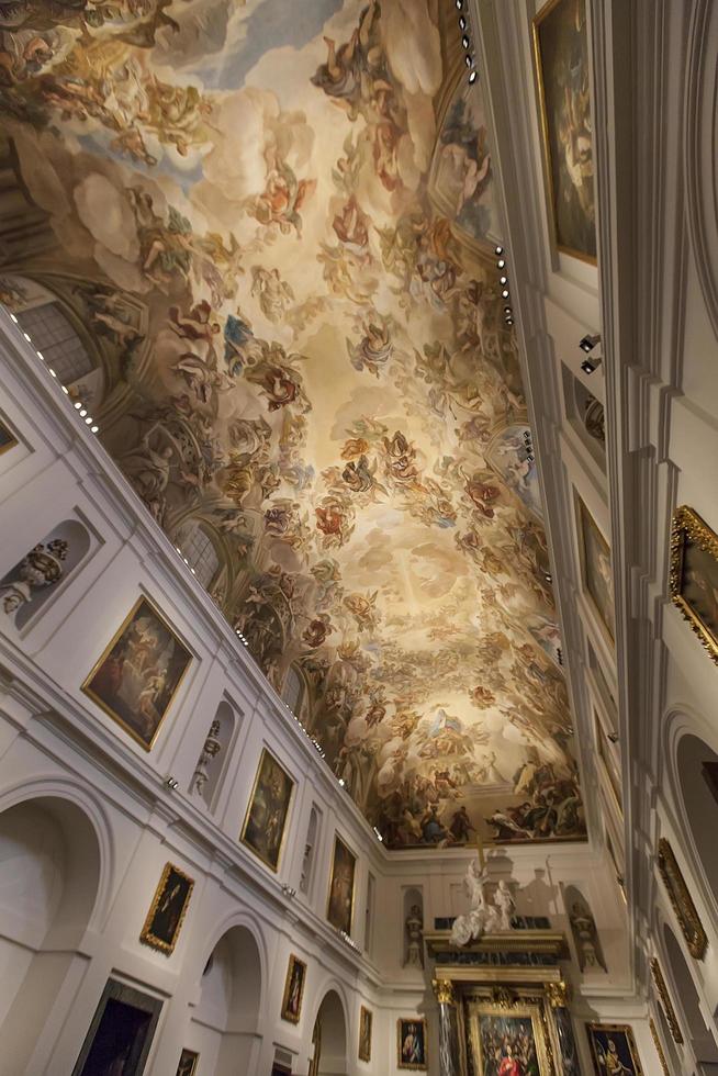 toledo, spagna, 15 marzo 2016 - interno della cattedrale di toledo. è considerato da molti uno degli edifici più importanti dello stile gotico del XIII secolo in Spagna. foto