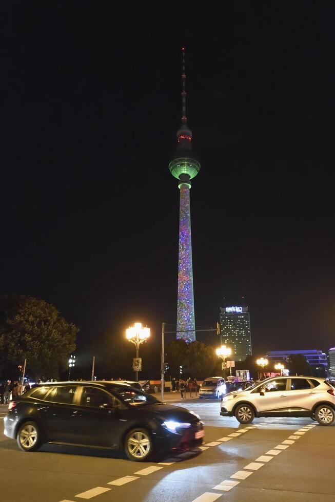 Berlino, Germania, 2021 - Berlino televisione Torre durante il Festival di luci, Berlino mitte quartiere, Berlino, Germania foto