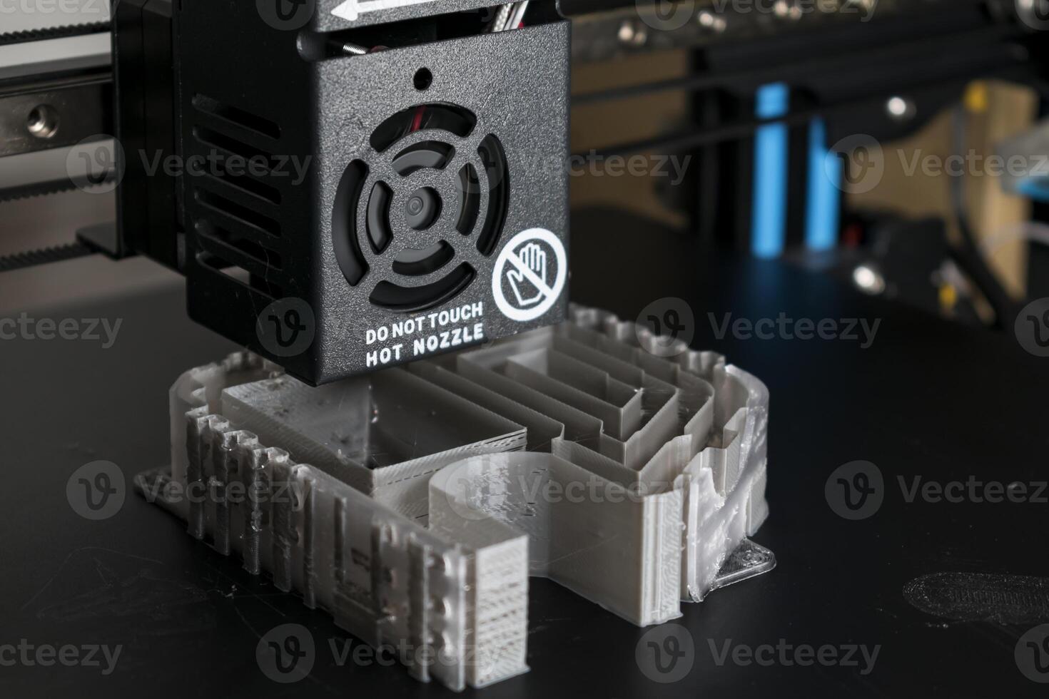 3d stampante stampa un' modello con un' grigio biodegradabile pla filamento, ecofil, 3d oggetto foto