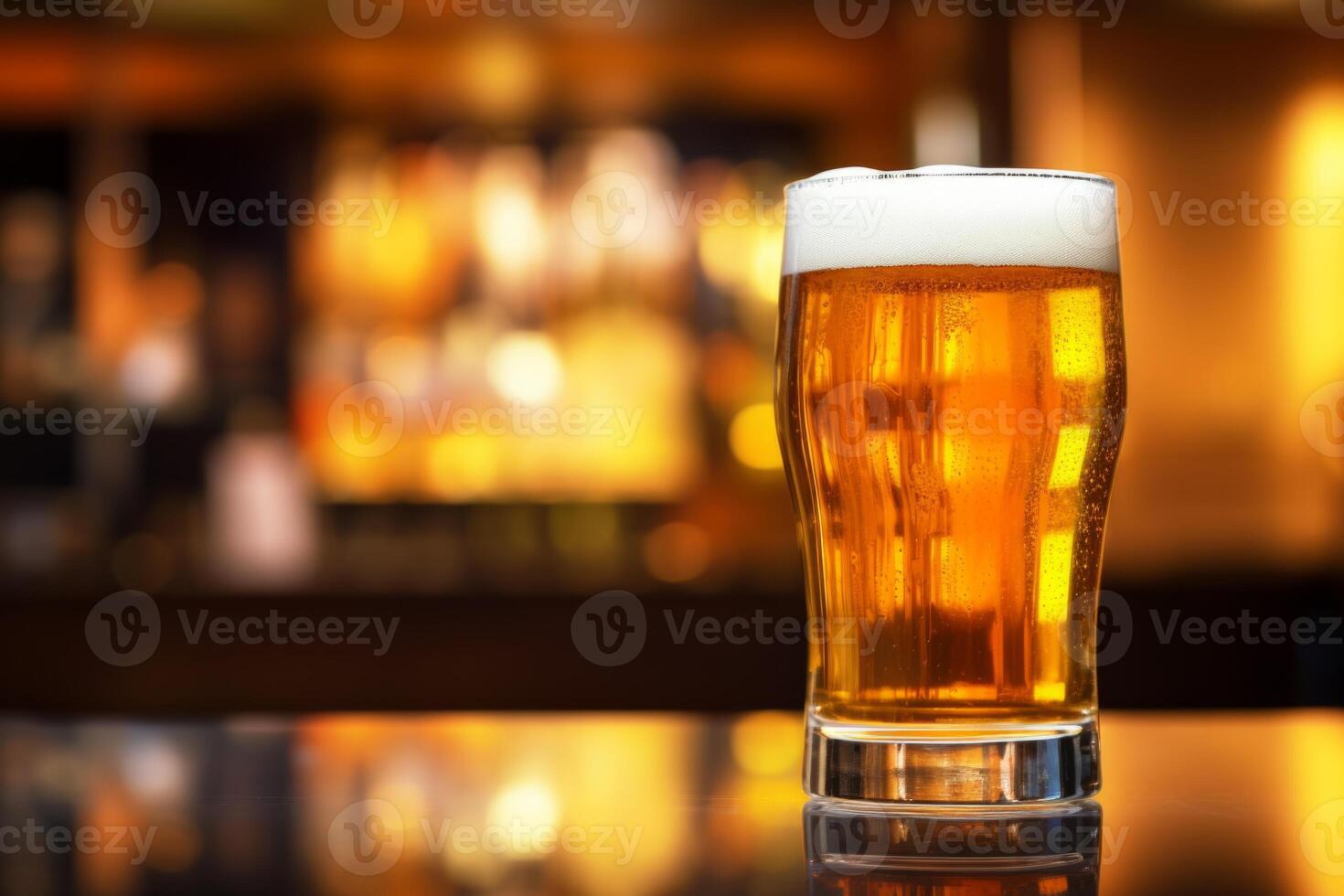 ai generato freddo fresco brillantezza delizioso sfuso mestiere birra schiuma boccale bicchiere fusto birra di legno tavolo bar pub. fabbrica di birra alcool non alcolico bevanda festa degustazione vacanza oktoberfest Monaco foto