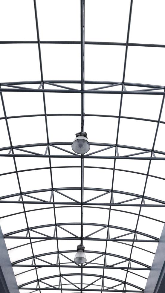 struttura del telaio del tetto in acciaio metallico per la costruzione di edifici. foto
