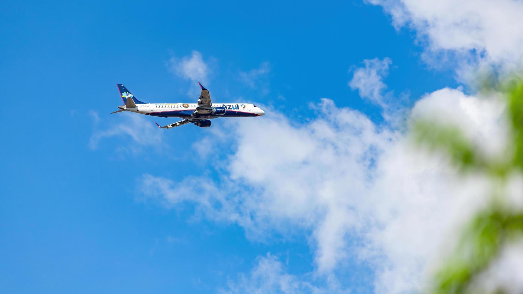 goiania, goias, brasile, 2019 - aereo bianco e blu foto