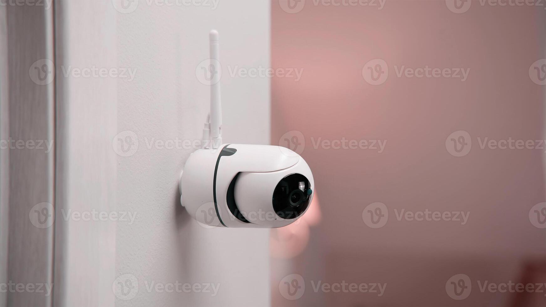 installare cctv macchine fotografiche su il soffitto dentro il costruzione. foto