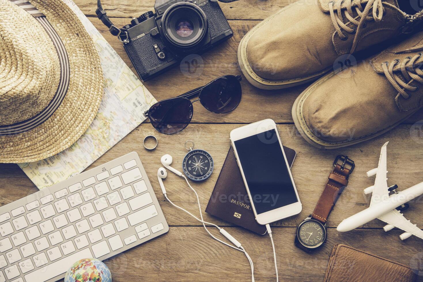 viaggio Accessori costumi. passaporti, bagaglio, il costo di viaggio mappe preparato per il viaggio foto