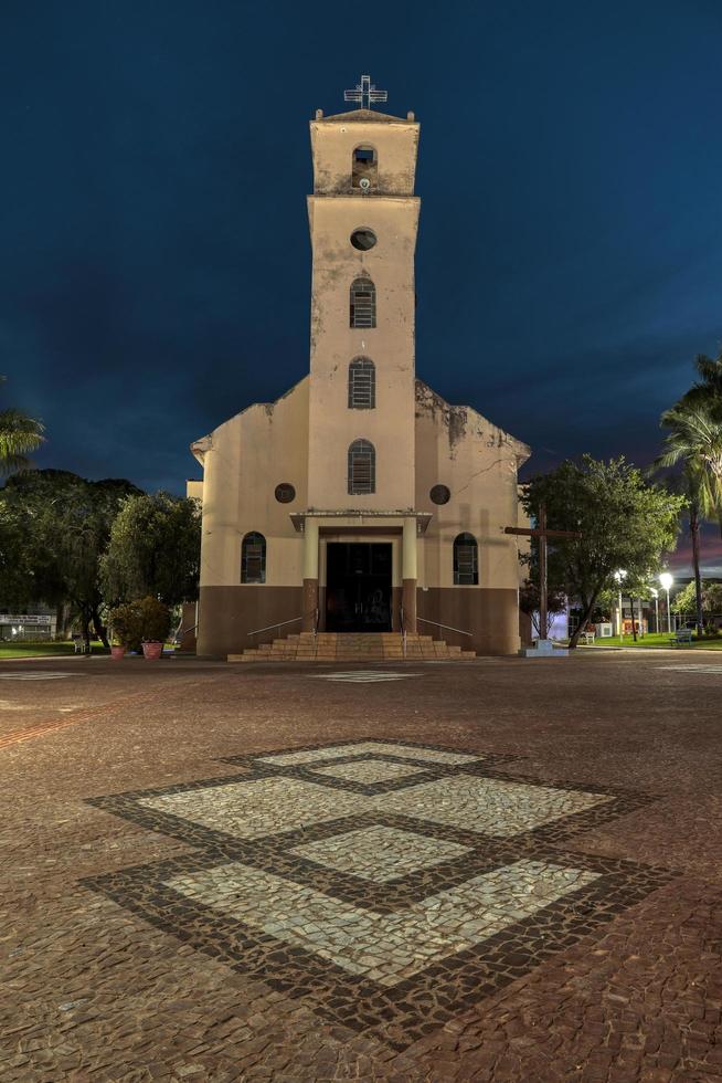 cassilandia, mato grosso do sul, brasile, 2021 - chiesa madre in piazza sao jose foto