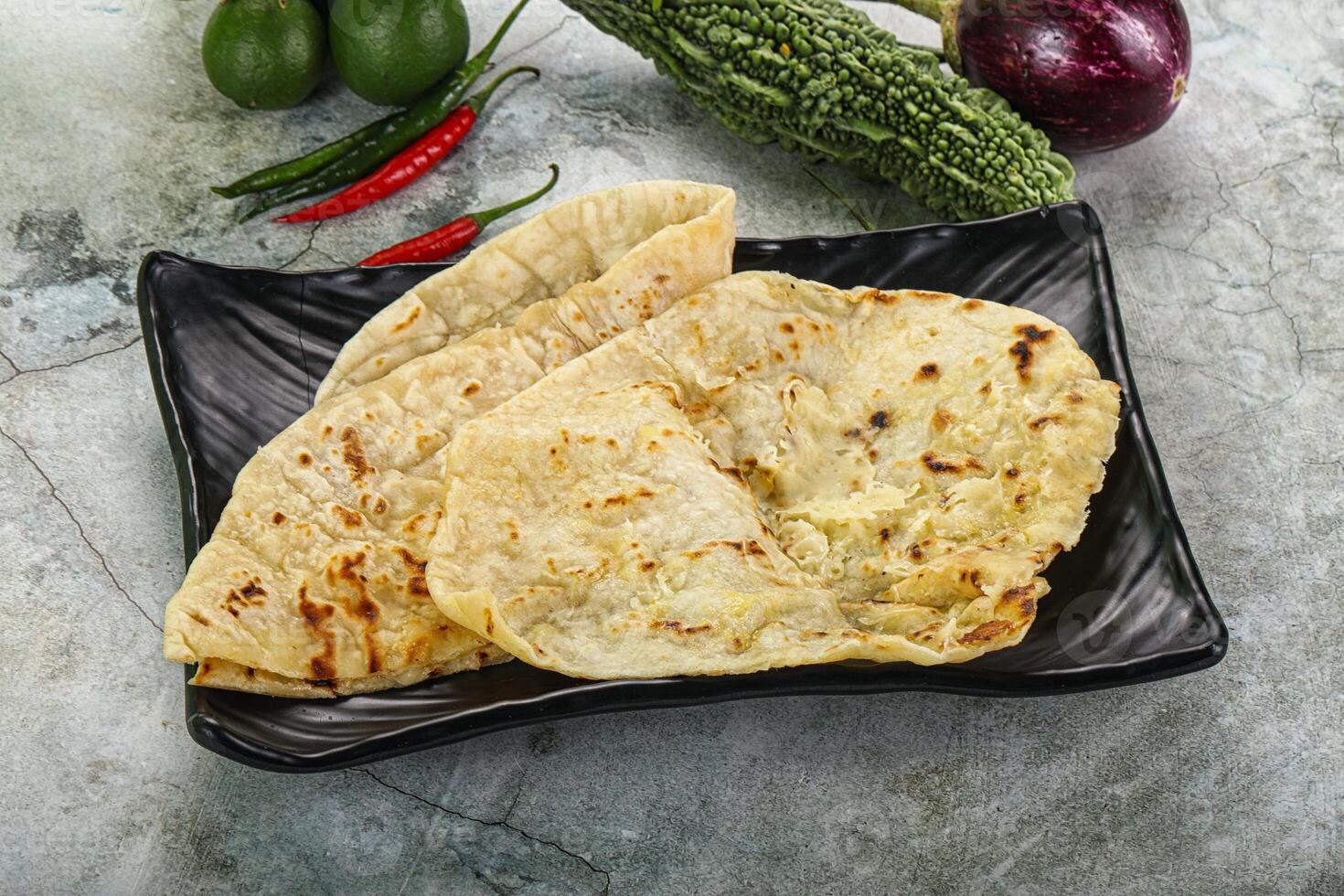 indiano tandori pane - naan con formaggio foto