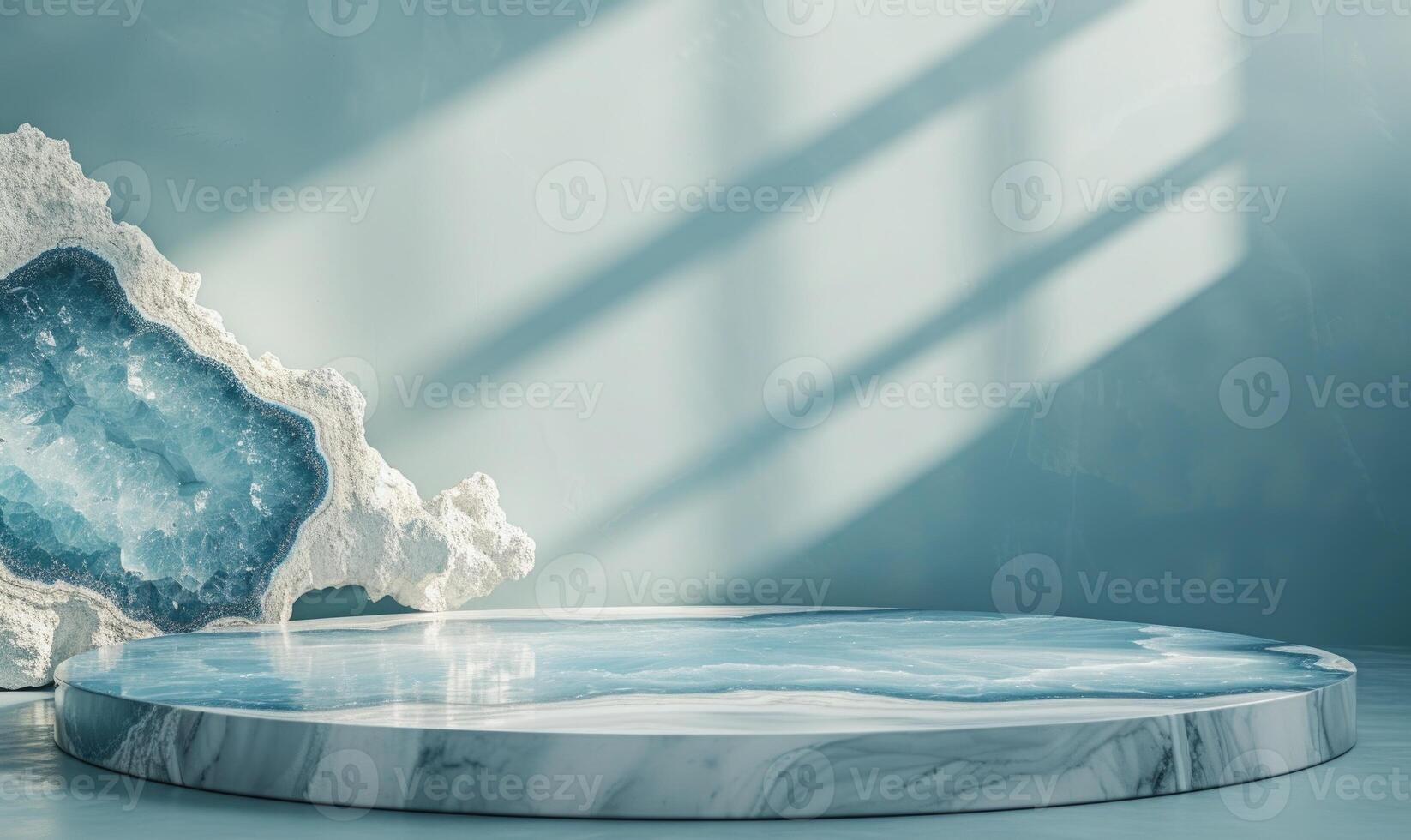 ai generato minimalista astratto scena con marmo podio e blu geode su sfondo foto