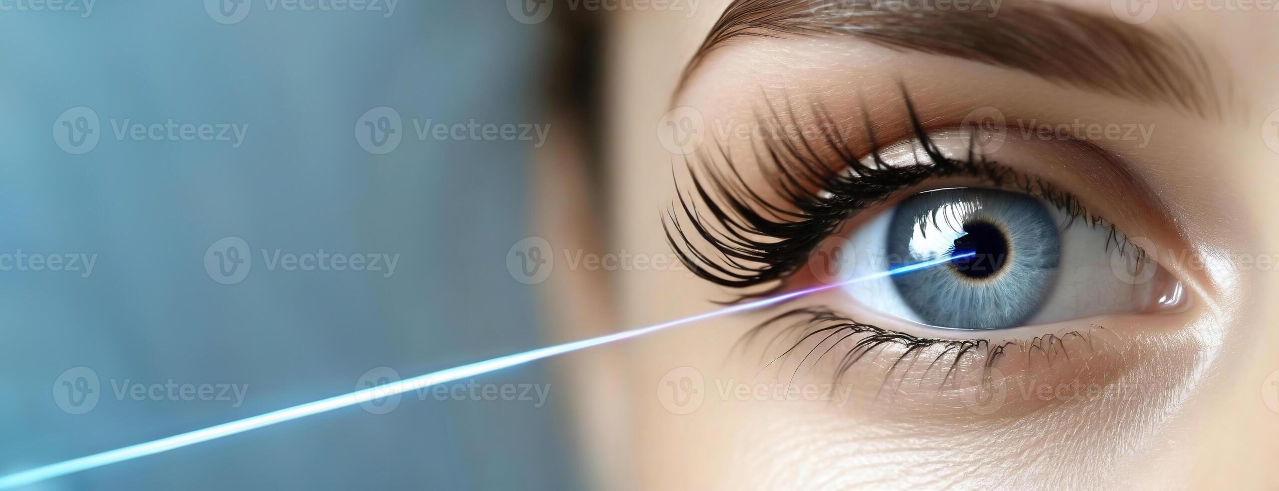 ai generato precisione medicina nel oftalmologia, laser occhio chirurgia o un' dettagliato retina scansione. un' avvicinamento di un' umano occhio con un' blu laser fascio passaggio attraverso esso, evidenziazione Avanzate visione foto