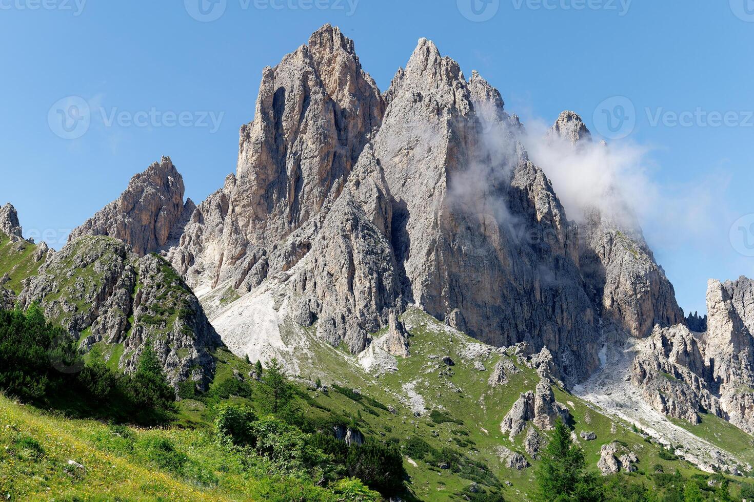 Visualizza di cadeni di misurina montagne nel dolomiti, Italia. foto