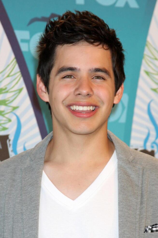 los angeles - agosto 8 david archuleta nel il stampa camera a il 2010 adolescente scelta premi a gibson anfiteatro a universale su agosto 8, 2010 nel los angeles, circa foto