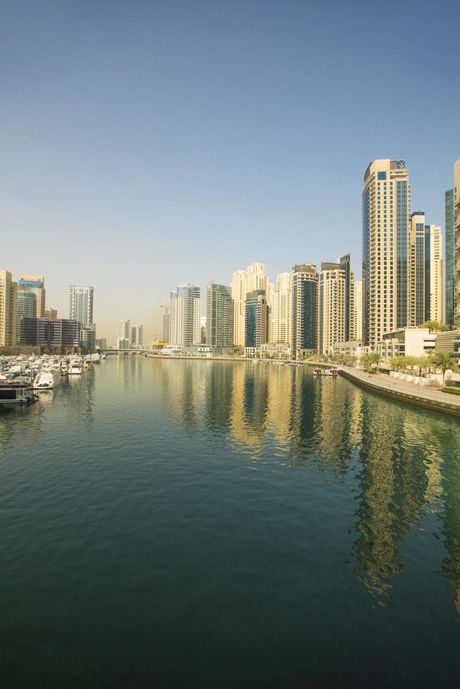 dubai, Emirati Arabi Uniti, 6 maggio 2015 - vista ai moderni grattacieli di dubai marina a dubai, Emirati Arabi Uniti. quando l'intero sviluppo sarà completato, ospiterà più di 120.000 persone. foto