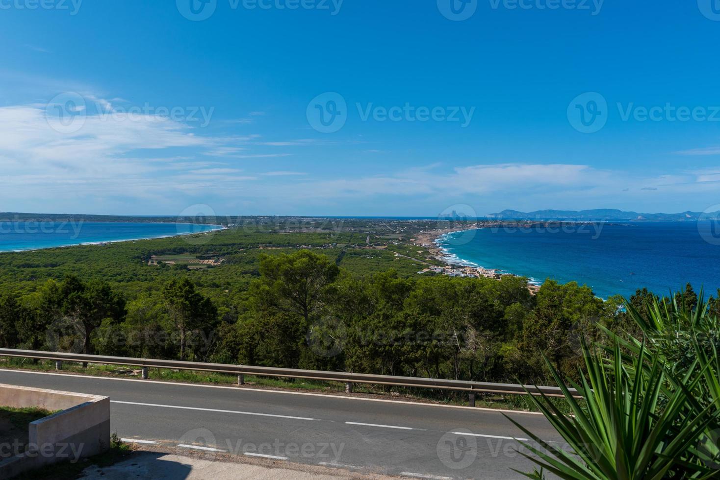 Vista dell'isola di formentera nelle isole baleari in spagna foto