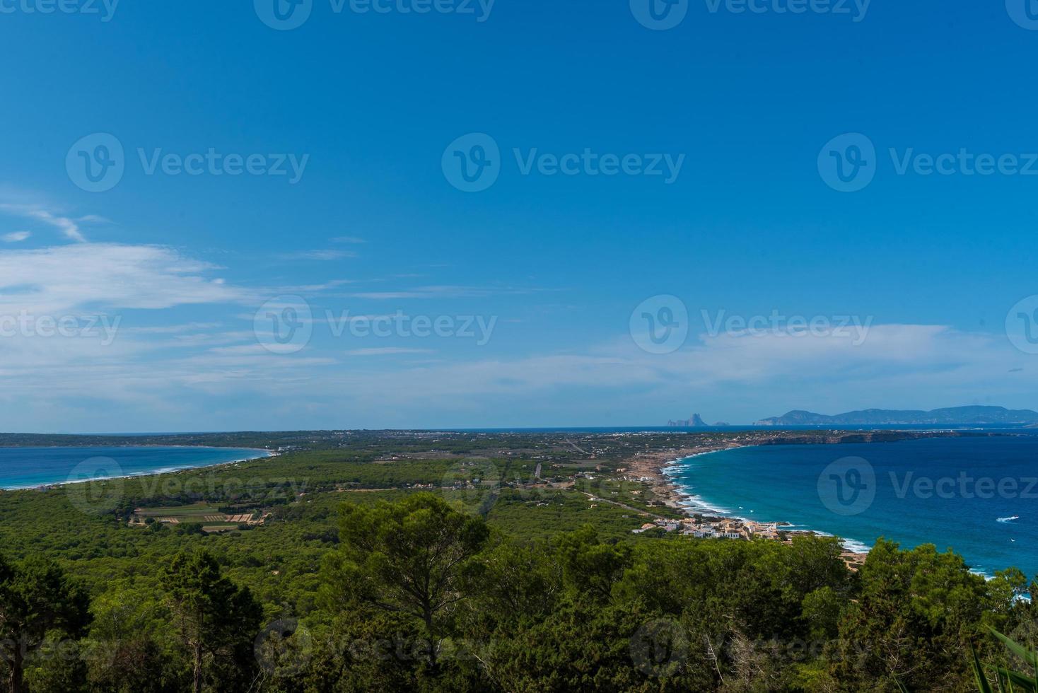 Vista dell'isola di formentera nelle isole baleari in spagna foto