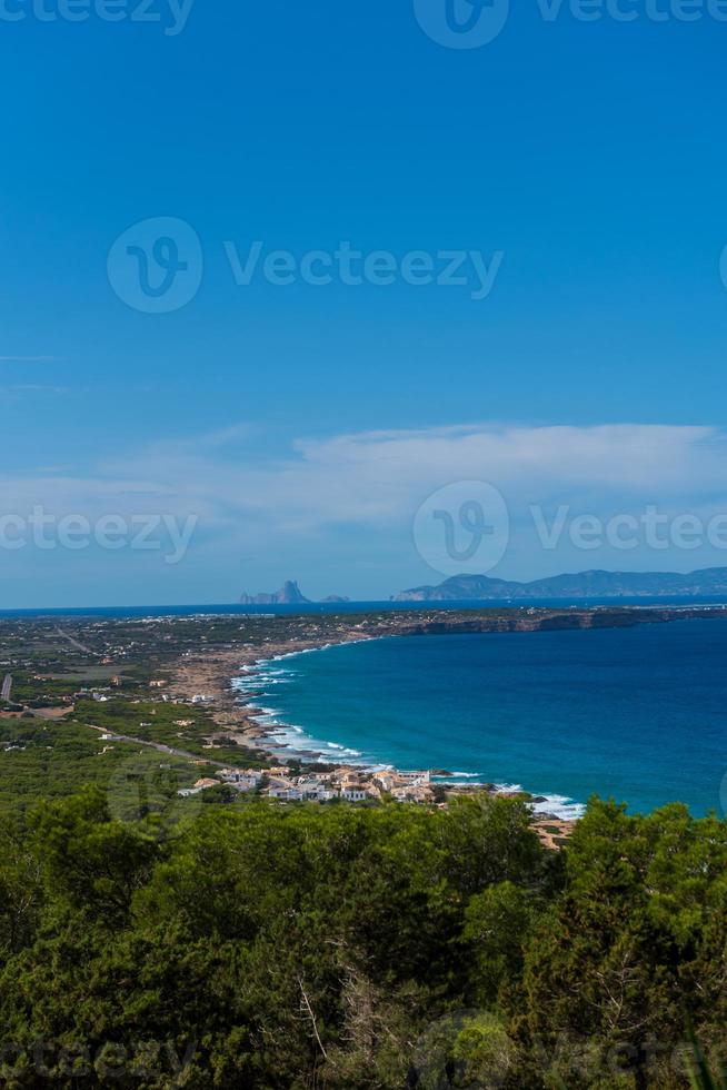 Vista dell'isola di formentera nelle isole baleari in spagna foto