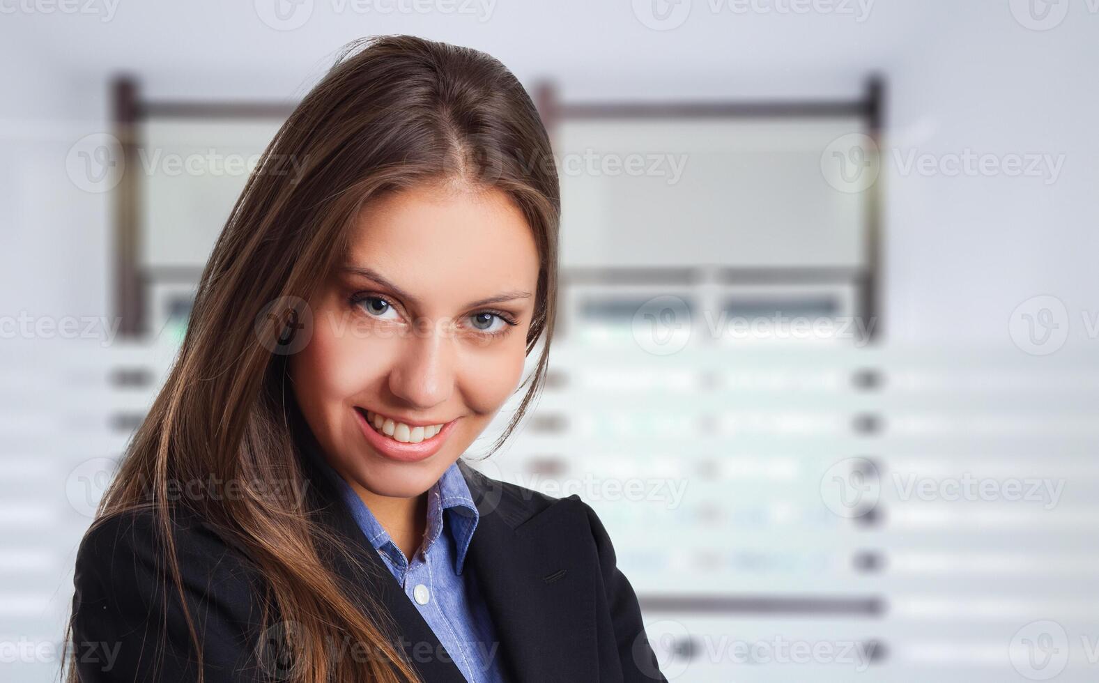 giovane manager femmina sorridente foto