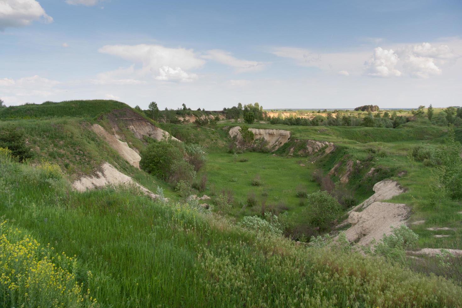 vecchia cava abbandonata foto