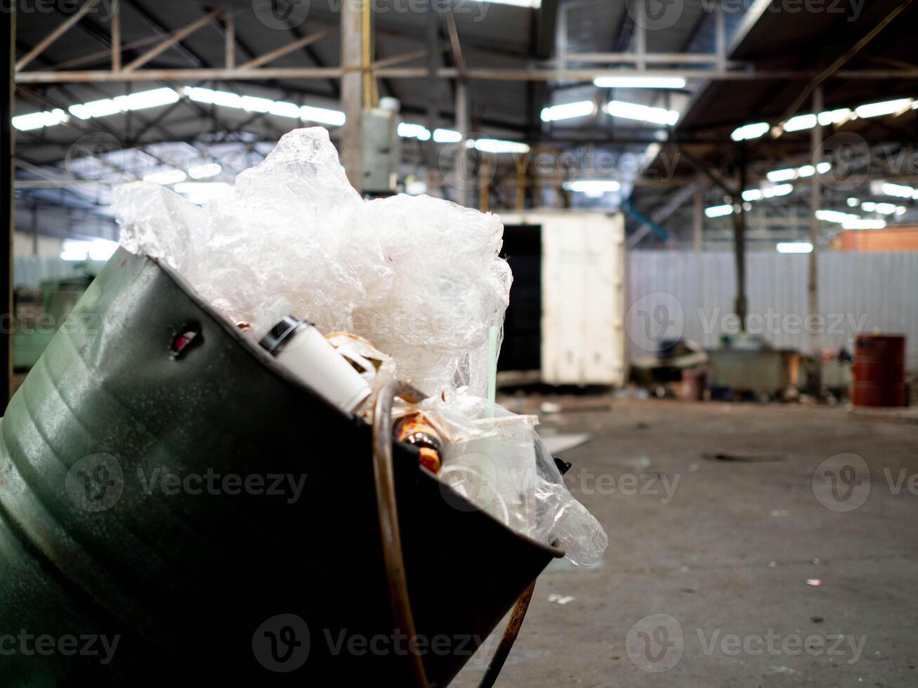 spazzatura plastica raccolta differenziata ambiente bottiglia industria rifiuto inquinamento ecologia spazzatura riutilizzo sciocchezze contenitore pulito concetto natura Borsa acqua copia spazio più vecchio problema gestione mucchio mucchio tecnologia foto