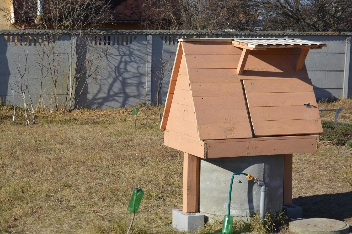 casa in legno per acqua potabile bene foto