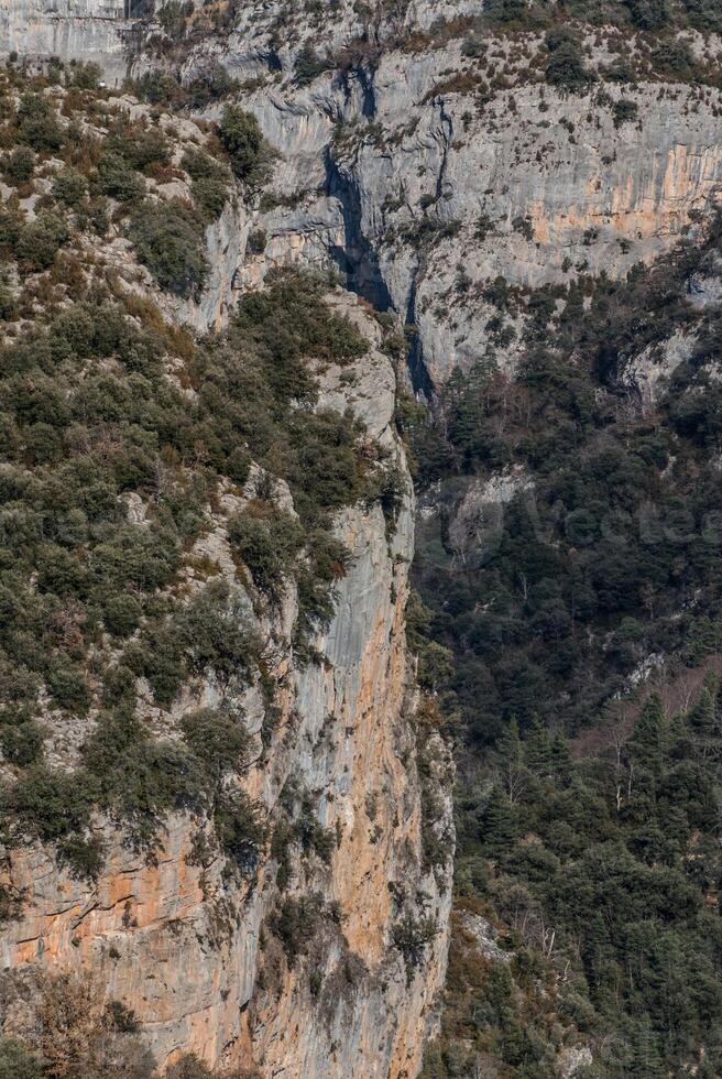 pinnacoli nella valle di anisclo, parco nazionale di ordesa, pirenei, huesca, aragona, spagna foto