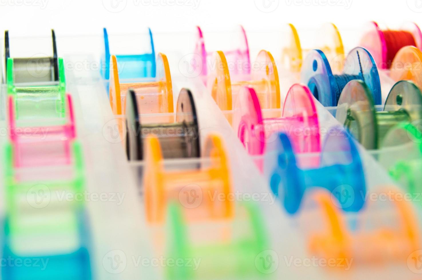 bobine da cucito di colore brillante foto