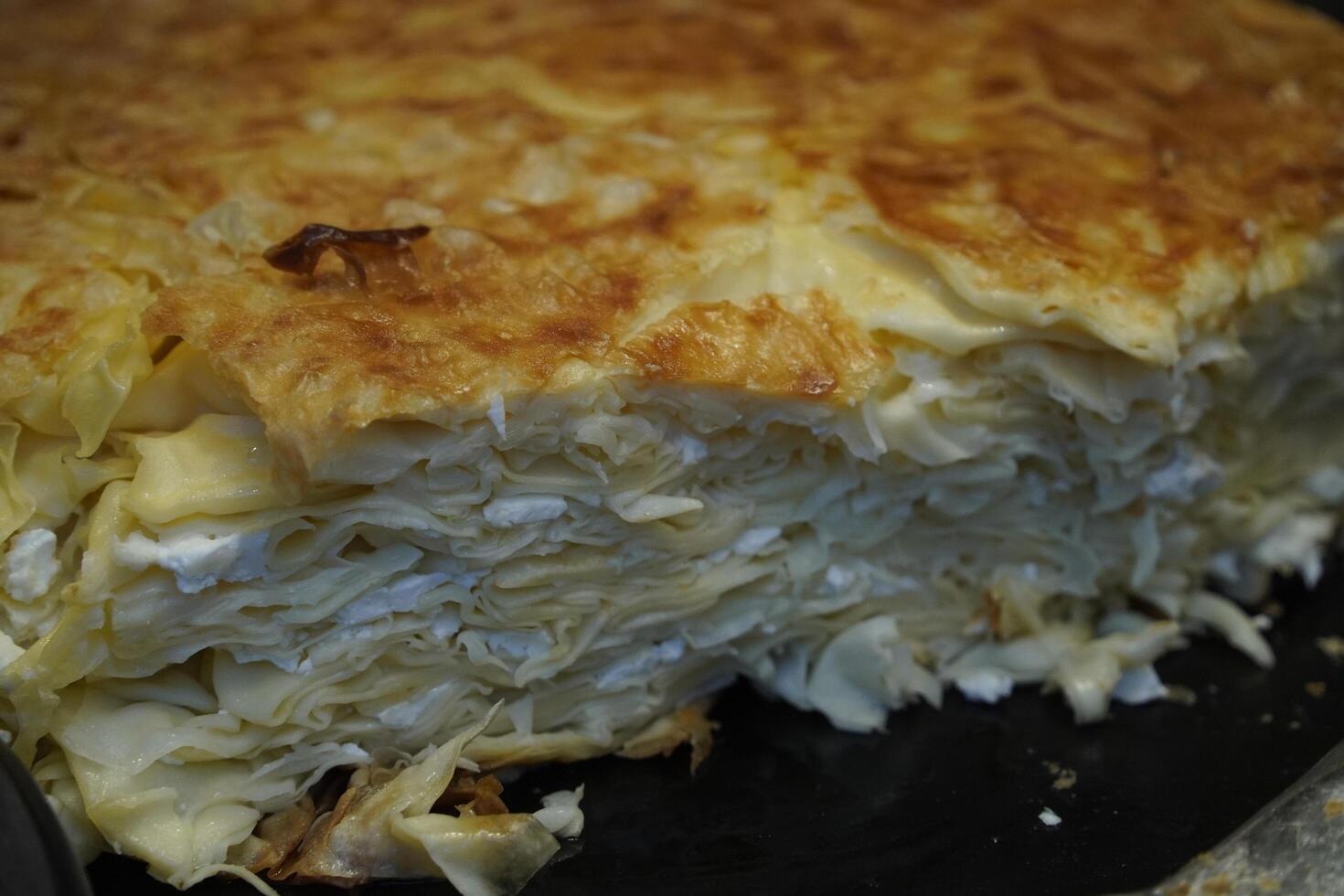 tradizionale Turco cucina formaggio Lasagna nel ristorante foto