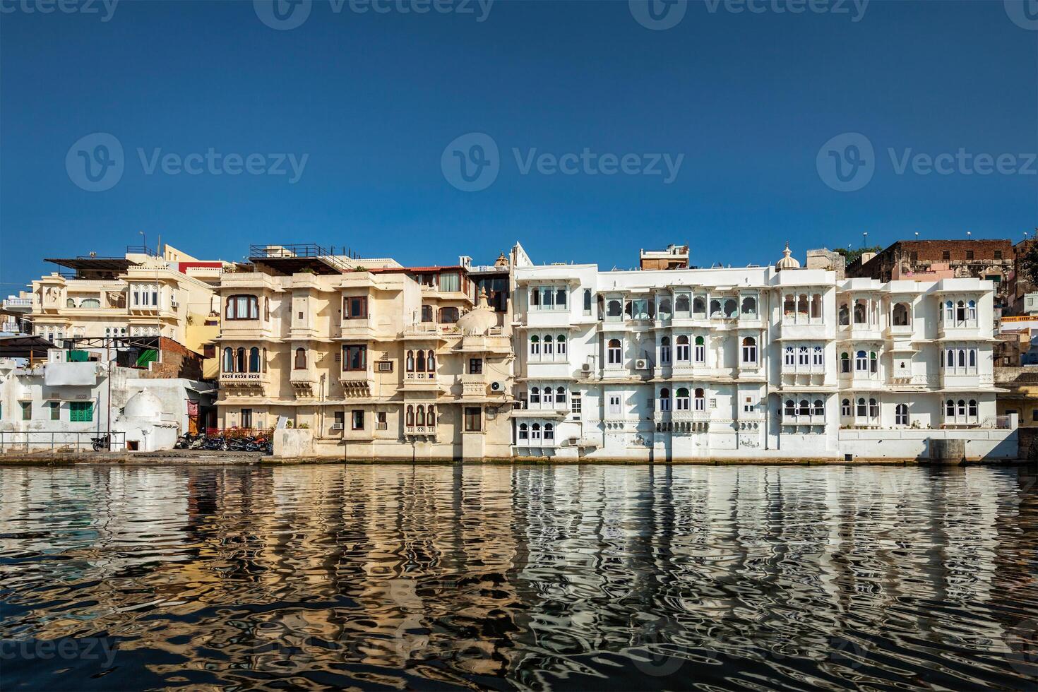 Udaipur haveli case Visualizza a partire dal il lago foto