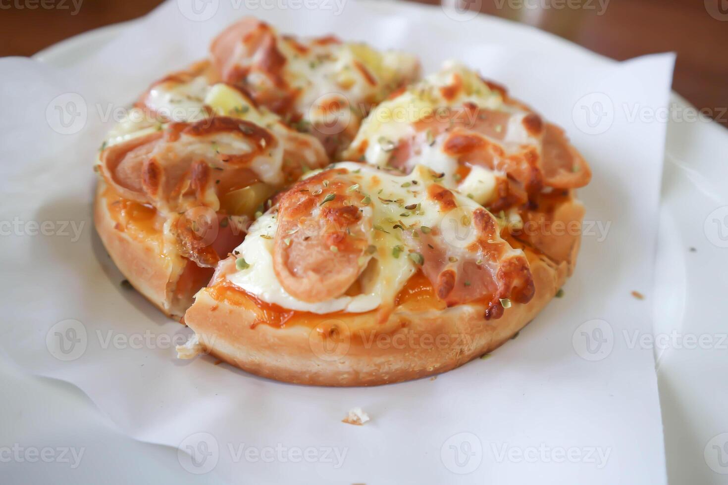 hawaiano Pizza ,salsiccia Pizza o piccolo Pizza o italiano Pizza foto