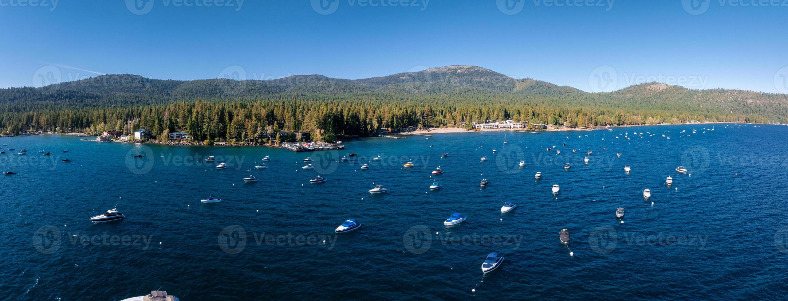 bellissimo aereo Visualizza di il tahoe lago a partire dal sopra nel California, Stati Uniti d'America. foto