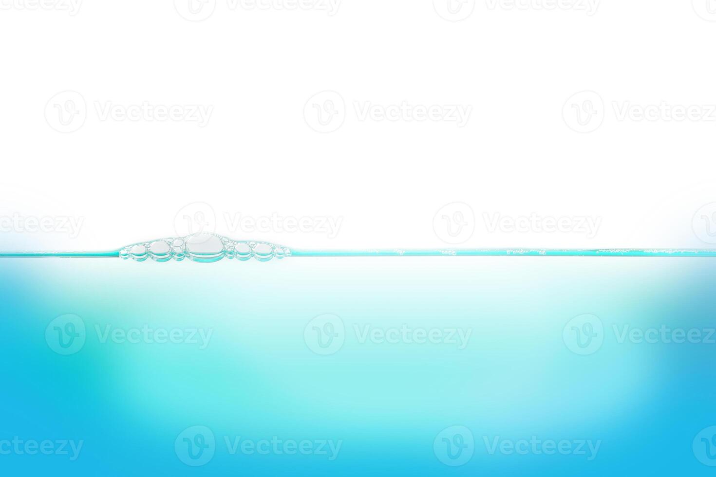 acqua con bolle di aria, verde e blu pulito fresco bianca sfondo foto