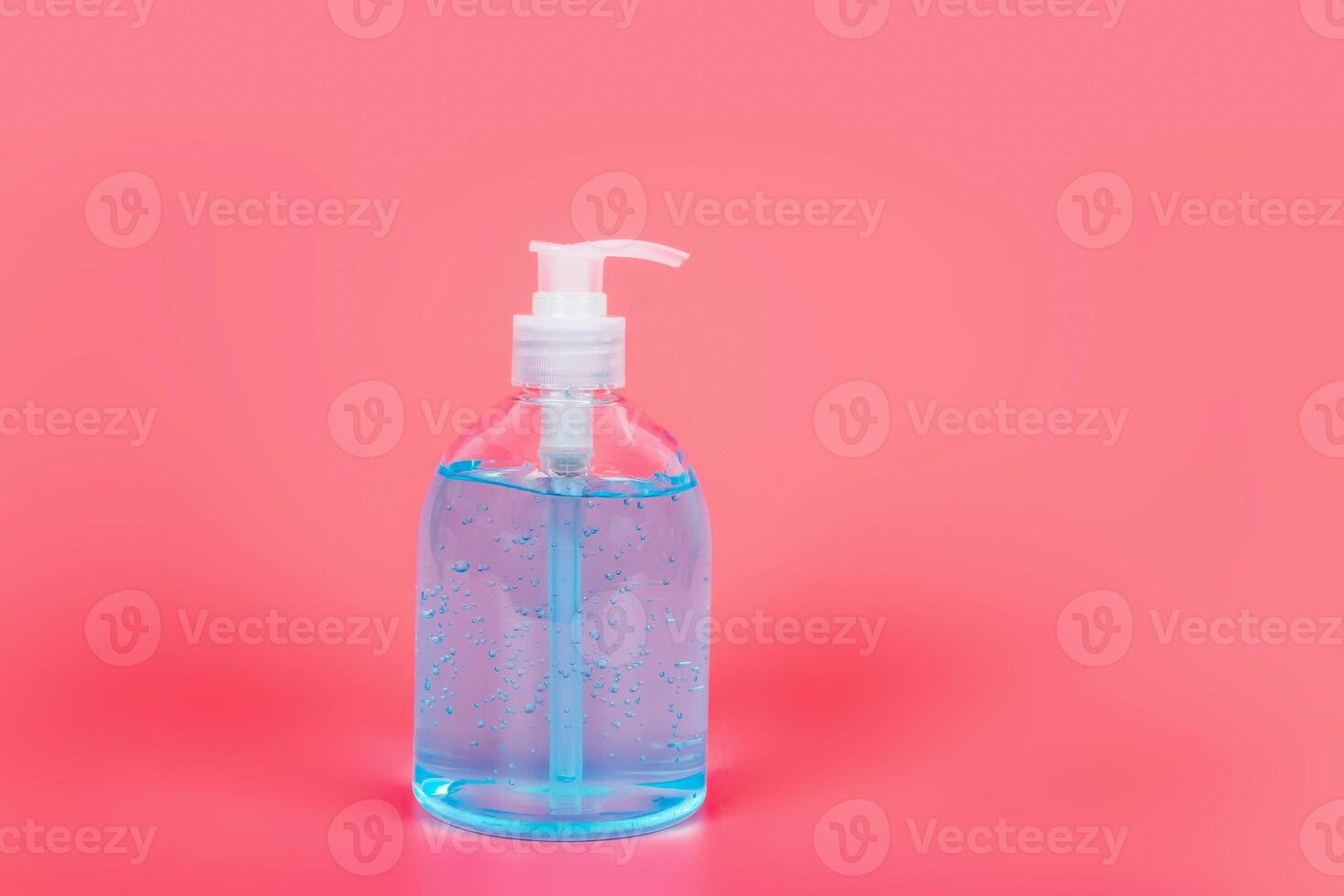 alcool gel disinfettante mano gel addetti alle pulizie foto