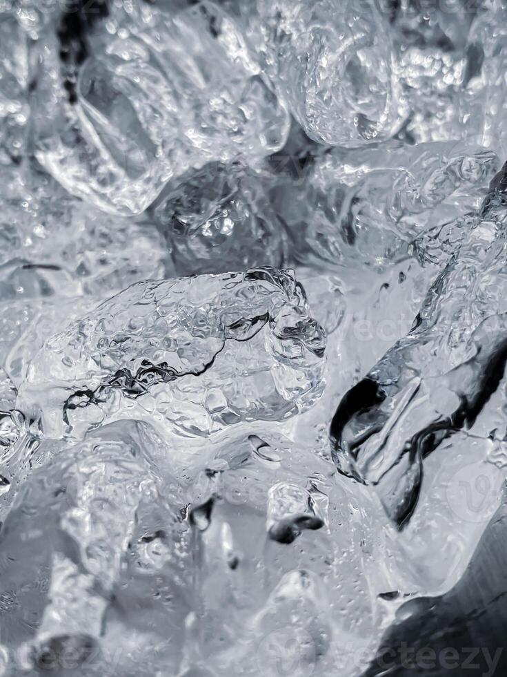 cubetti di ghiaccio sfondo, cubetti di ghiaccio trama, cubetti di ghiaccio carta da parati, ghiaccio aiuta per sentire rinfrescato e freddo acqua a partire dal il cubetti di ghiaccio aiuta il acqua ricaricare il tuo vita e sentire buon.ghiaccio bevande per rinfresco attività commerciale foto