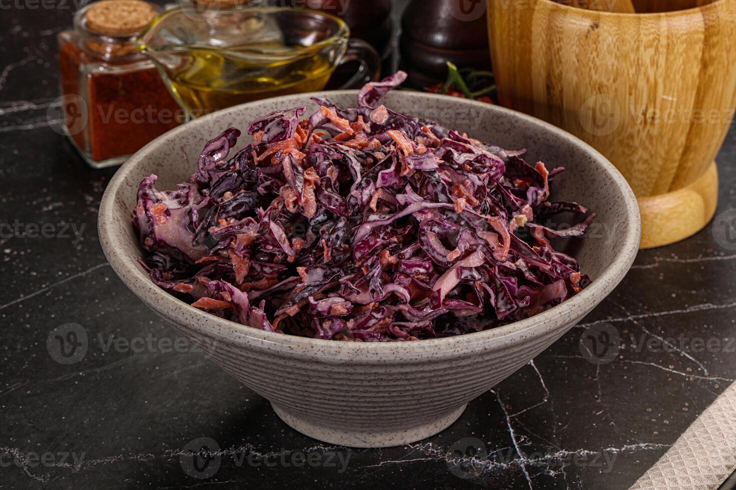 insalata di cavolo insalata con cavolo e carota foto