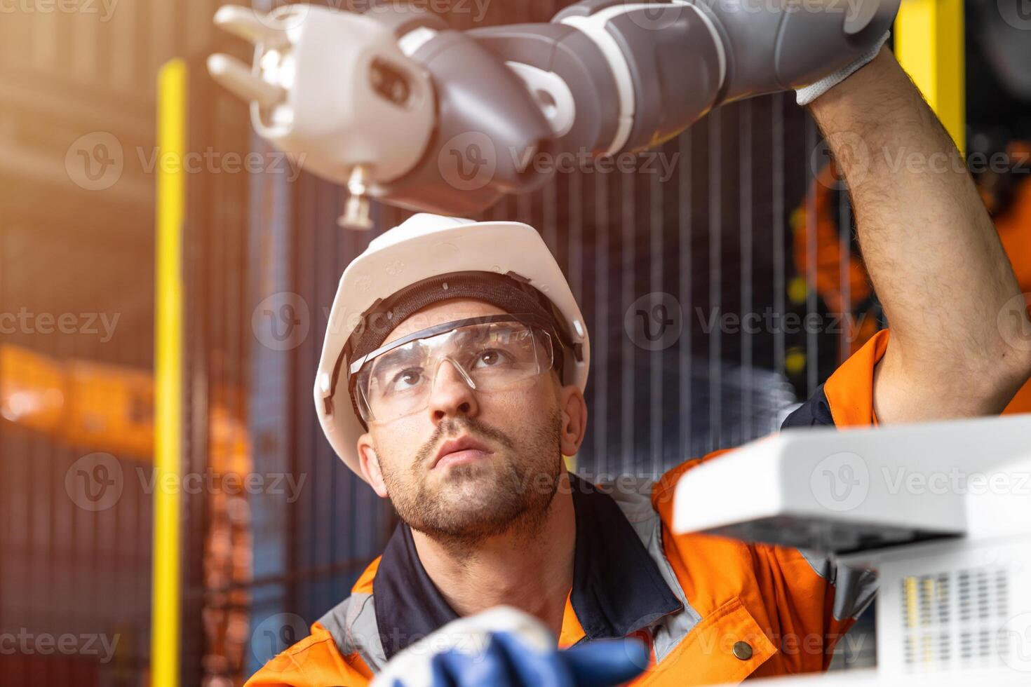 automazione ingegnere servizio controllo robotica braccio. nuovo era moderno macchina automatico produzione industria concetto. foto