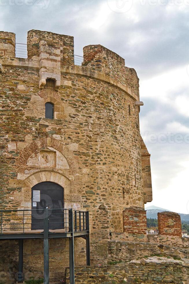 eptapyrgio il muro fortificato nella città alta di Salonicco in Grecia foto