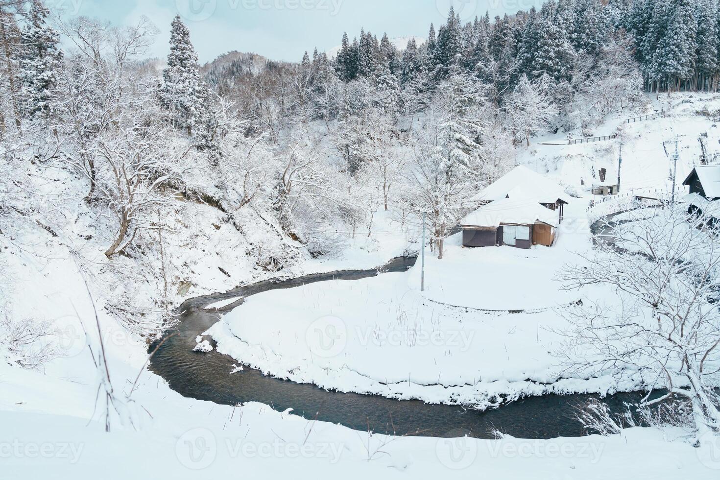 bellissimo Visualizza di ginzan onsen villaggio con neve autunno nel inverno stagione è maggior parte famoso giapponese caldo primavera nel yamagata, Giappone. foto