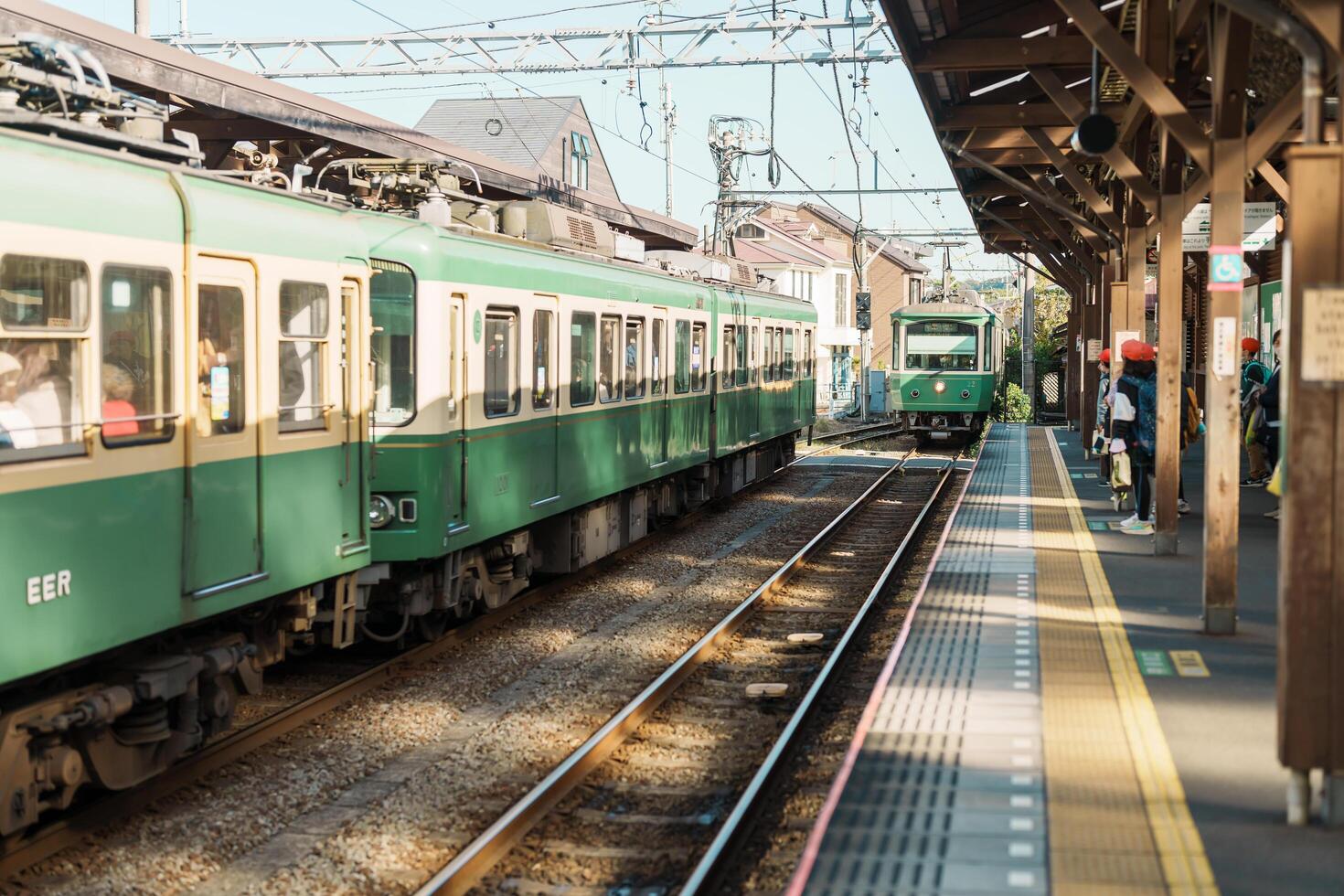 enoshima dentetsu treno linea nel Kamakura, giapponese ferrovia si connette kamakura nel kamakura con fujisawa stazione nel Fujisawa, kanagawa. punto di riferimento attrazione vicino tokyo. Kanagawa, Giappone, 16 novembre 2023 foto