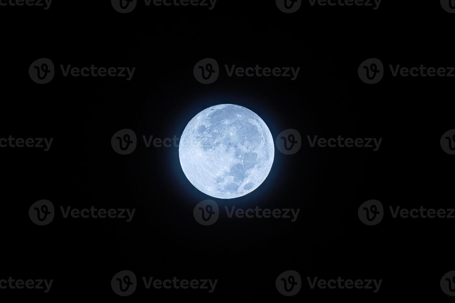blu Luna, lunare superficie raggiante con alone foto