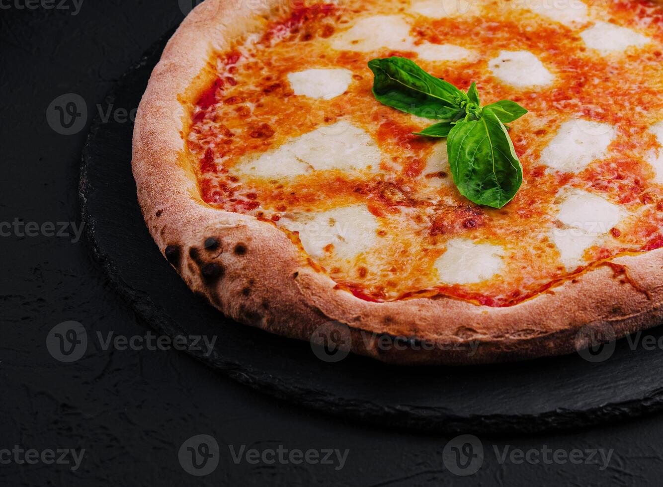 napoletano Pizza su un' crema salsa foto