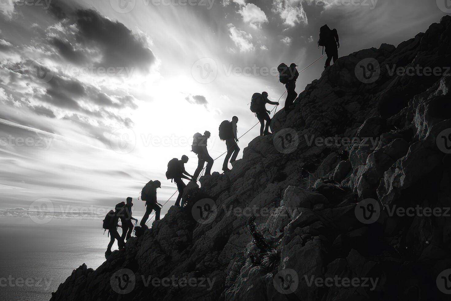 ai generato staglia escursionisti ascendente un' ripido collina a Alba. un' gruppo di escursionisti, staglia contro il cielo, vigorosamente Ascend un' ripido collina con il Alba dietro a loro. foto