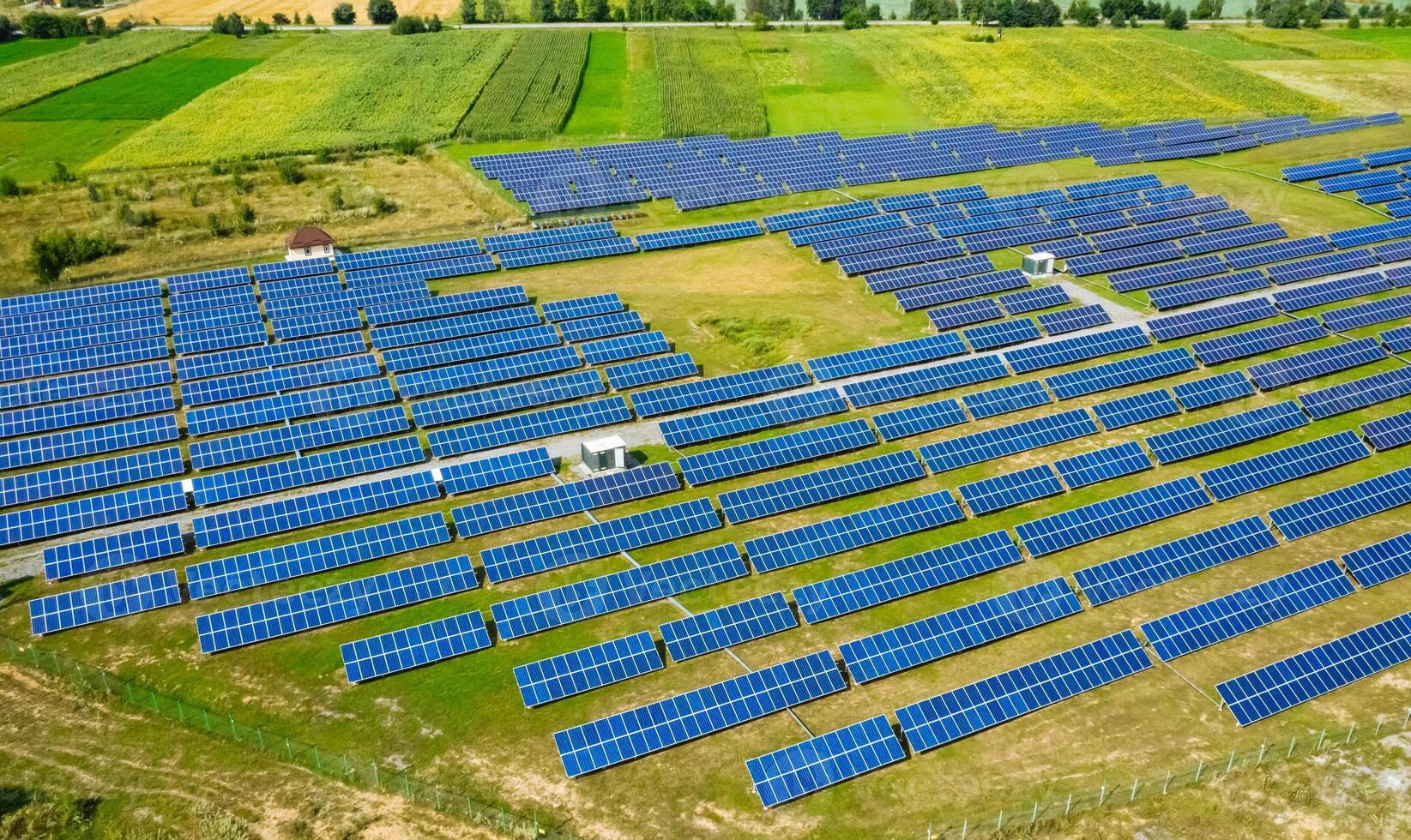 aereo Visualizza per solare energia pianta. industria e rinnovabile risorse tema foto