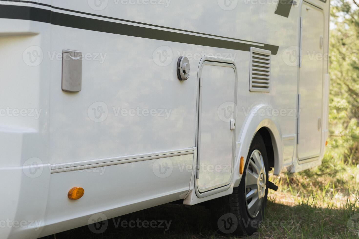 un' vacanza viaggio nel un' camper, un' riposo nel un' furgone foto