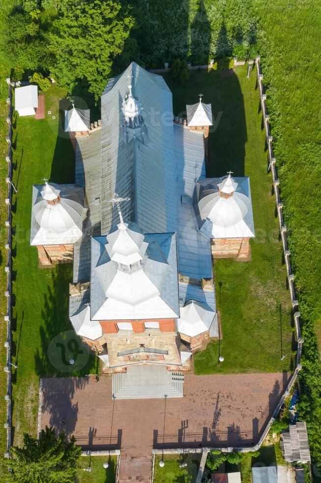 Chiesa a partire dal sopra,sukow,kielce,polonia foto