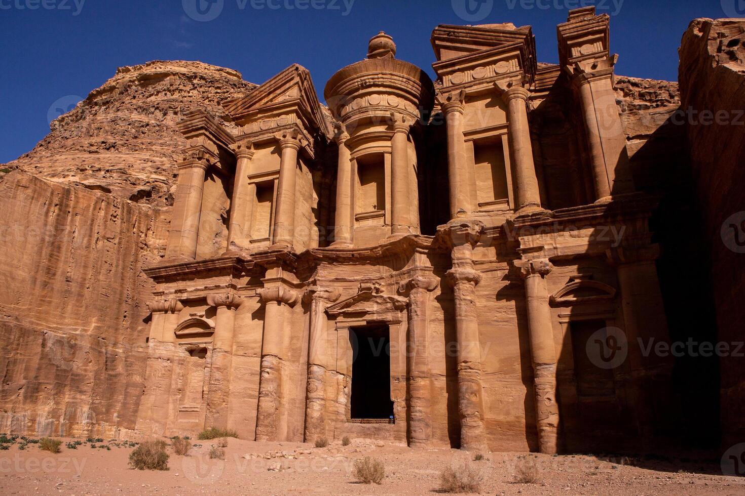 bellezza di rocce e antico architettura nel petra, Giordania. antico tempio nel petra, Giordania. foto